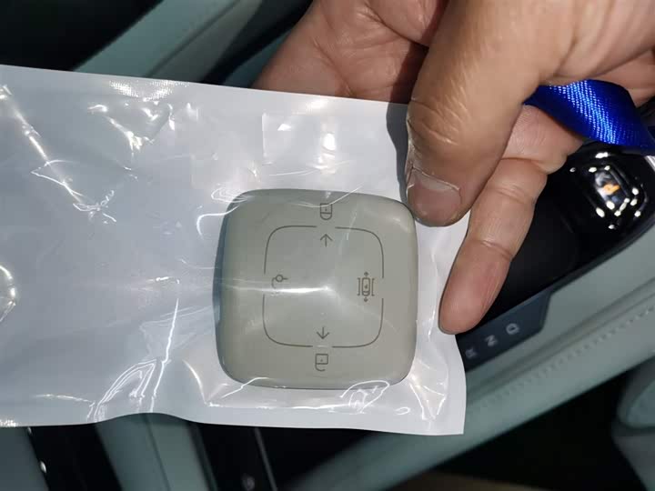 Фото 9 - Zeekr 001