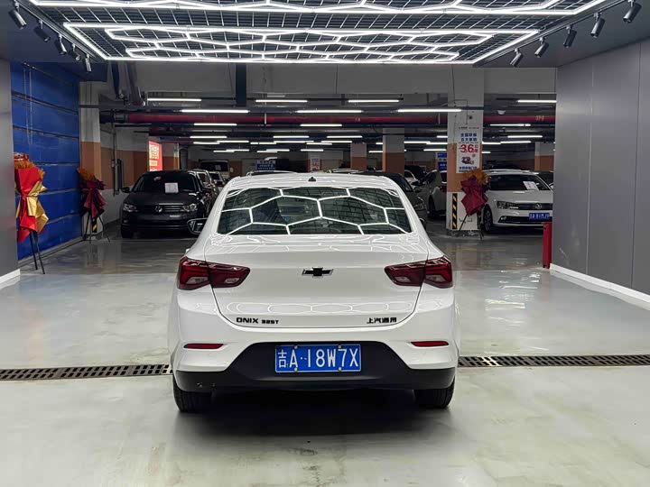 Фото 8 - Chevrolet Onix (Cavalier)