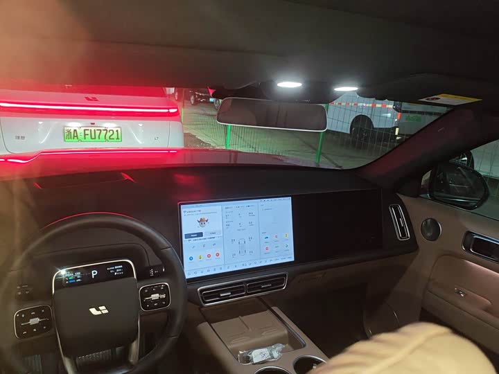 Фото 8 - LiXiang L7