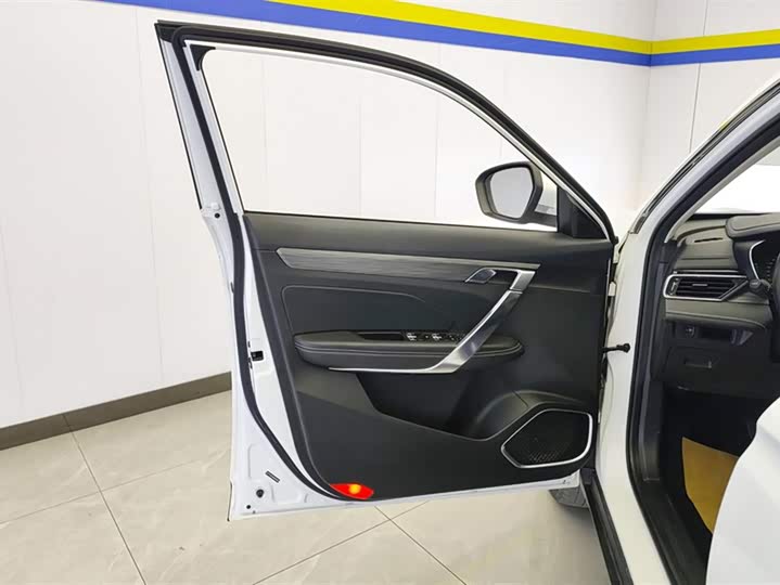 Фото 7 - Geely Atlas