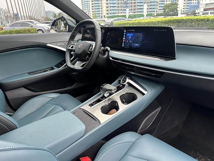 Фото 7 - MG Motor 7