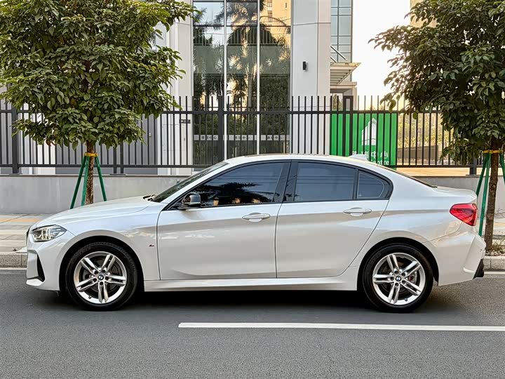 Фото 3 - BMW 1 Series