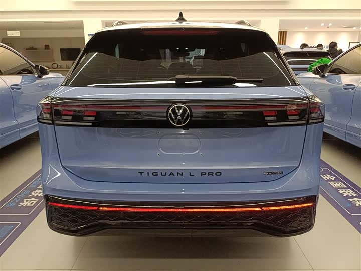 Фото 6 - Volkswagen Tiguan L Pro