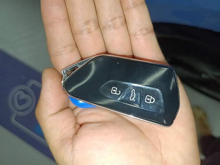 Фото 9 - Volkswagen Tiguan L Pro