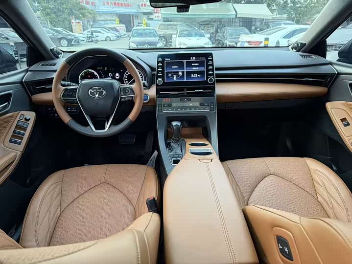 Фото 3 - Toyota Avalon
