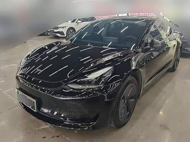 Фото 1 - Tesla Model 3