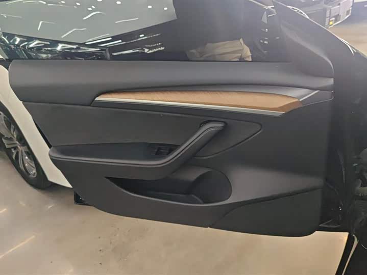 Фото 7 - Tesla Model 3