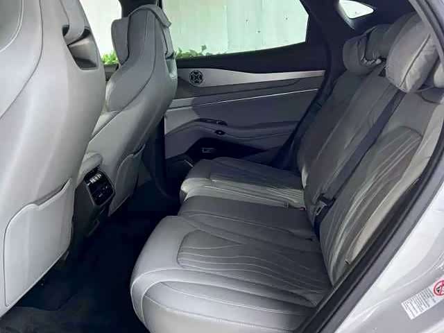 Фото 9 - Denza N7