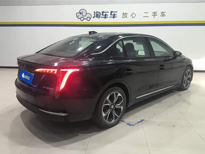 Фото 3 - Hongqi E-QM5