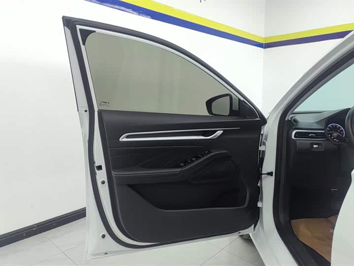 Фото 7 - Geely Emgrand