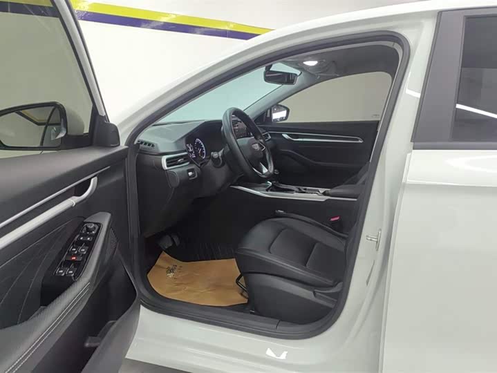 Фото 9 - Geely Emgrand