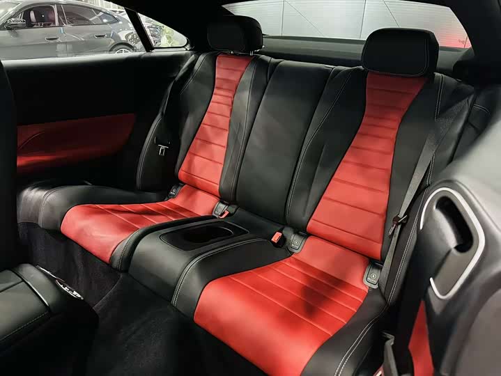 Фото 6 - Mercedes-Benz E-Class