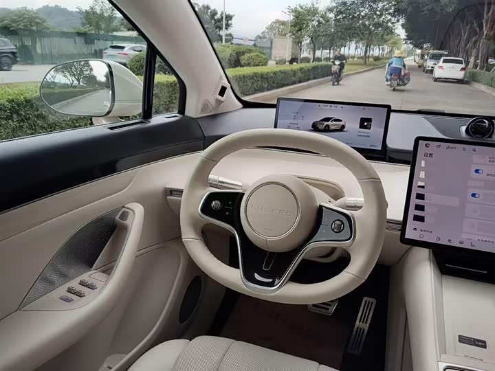 Фото 7 - Luxeed R7