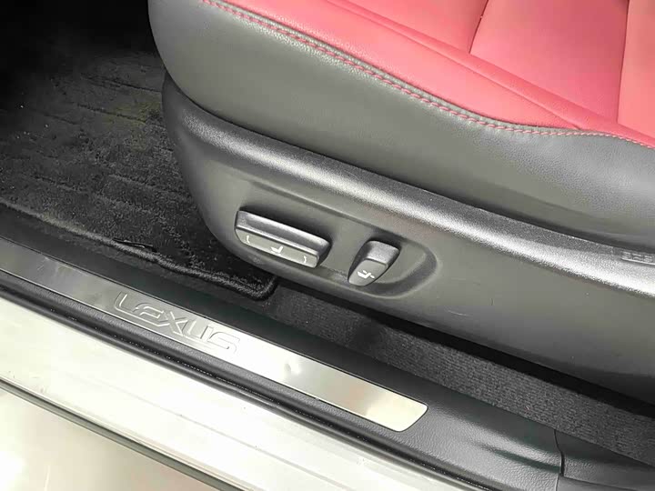 Фото 8 - Lexus NX