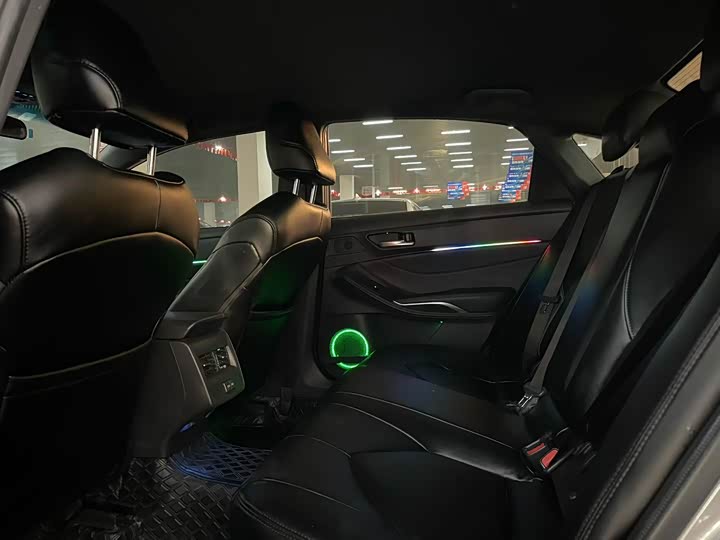 Фото 5 - Toyota Avalon