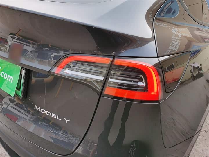 Фото 8 - Tesla Model Y