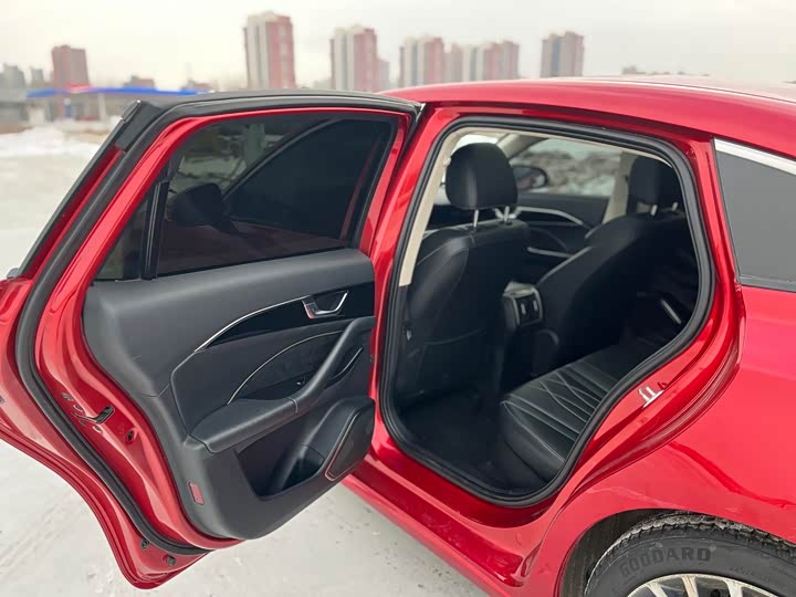 Фото 8 - Bestune B70