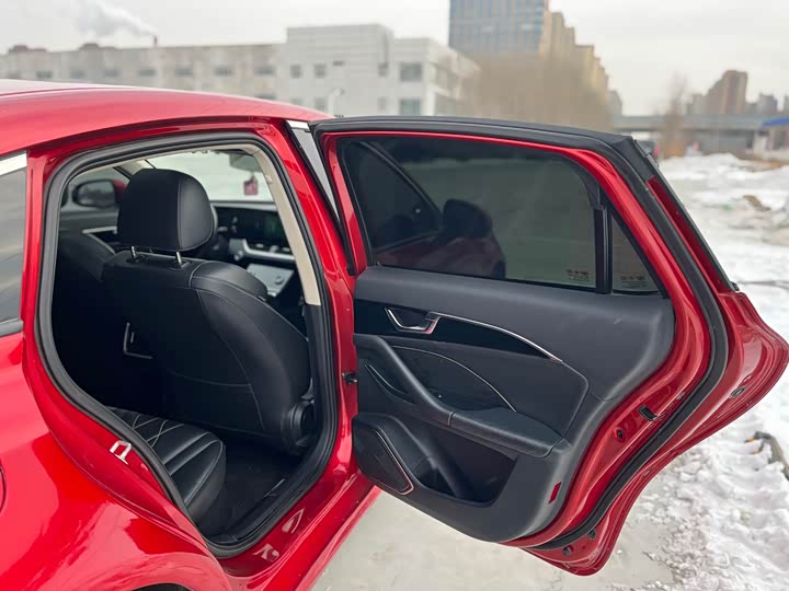 Фото 9 - Bestune B70