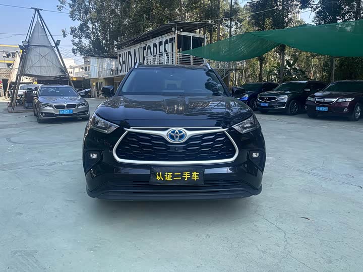 Фото 2 - Toyota Highlander