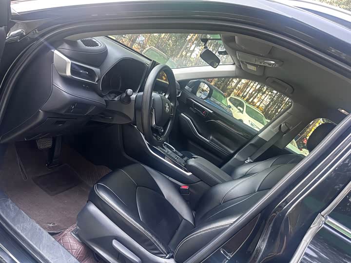 Фото 4 - Toyota Highlander