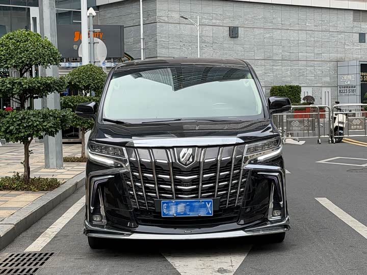 Фото 2 - Toyota Alphard