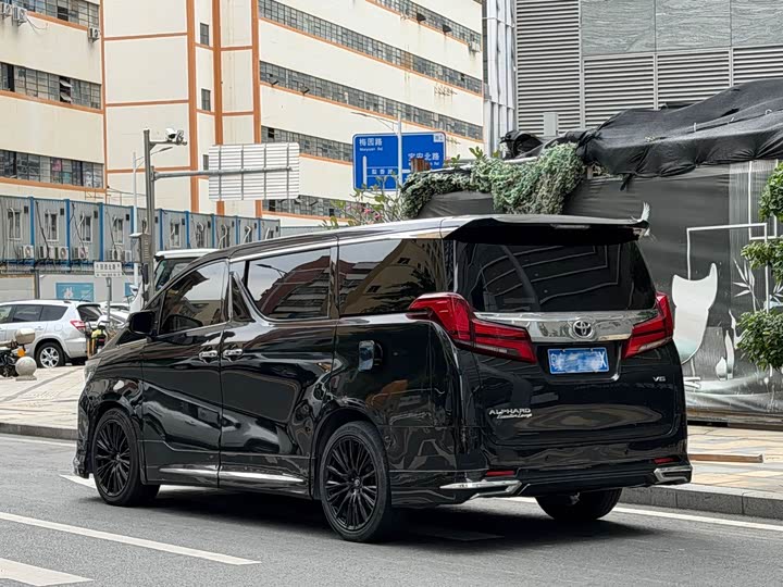 Фото 4 - Toyota Alphard