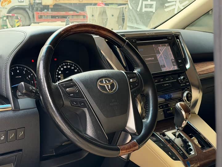 Фото 6 - Toyota Alphard