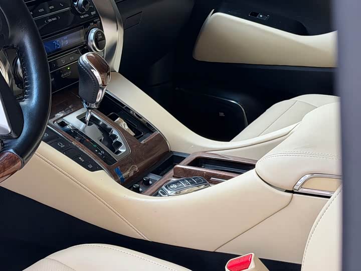 Фото 7 - Toyota Alphard