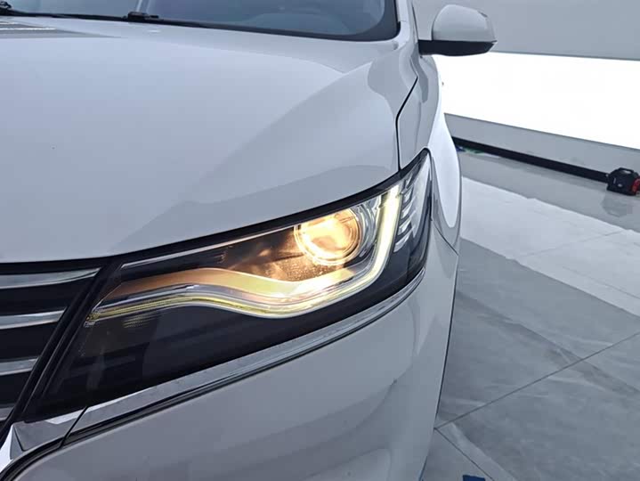 Фото 5 - Roewe RX5