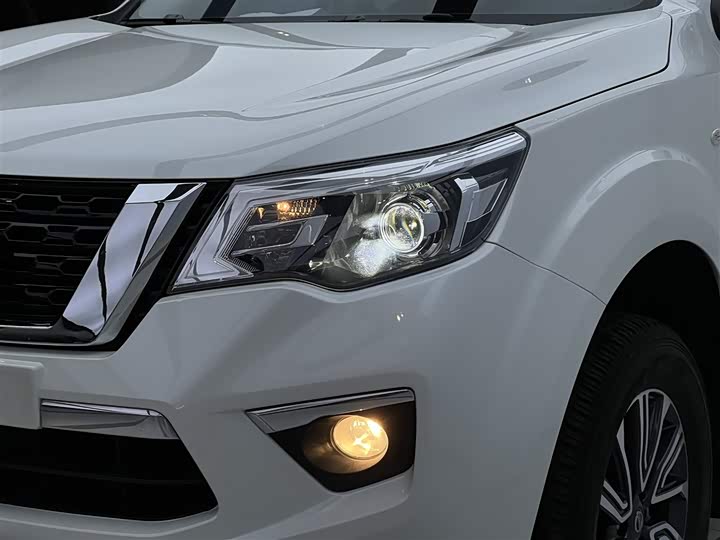 Фото 3 - Nissan Terra