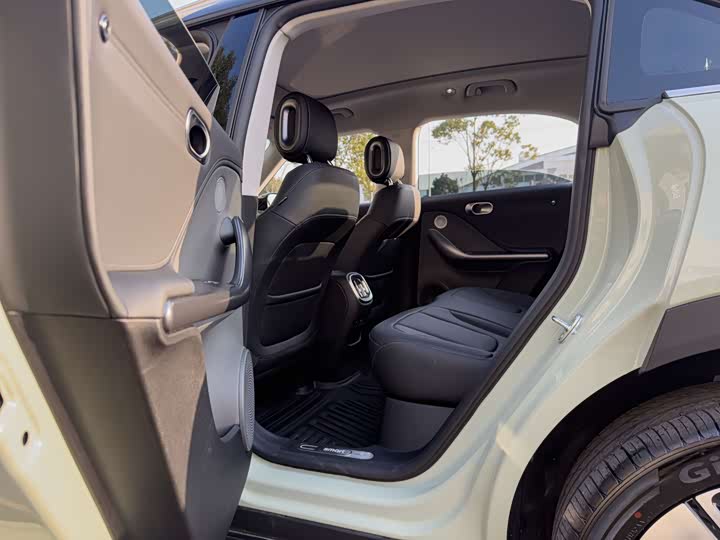 Фото 9 - Smart #1