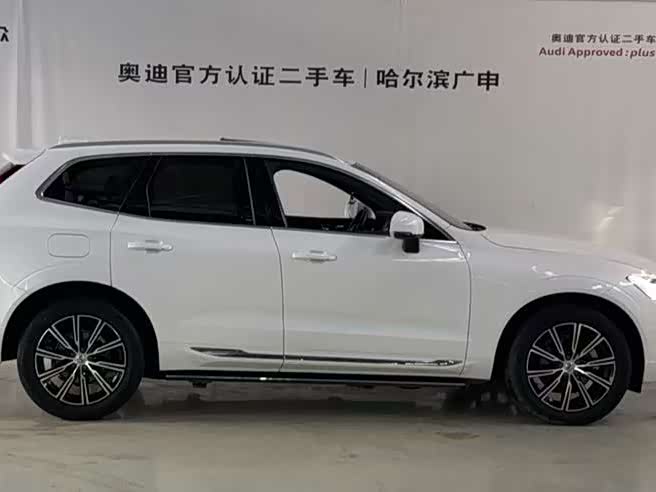 Фото 4 - Volvo XC60