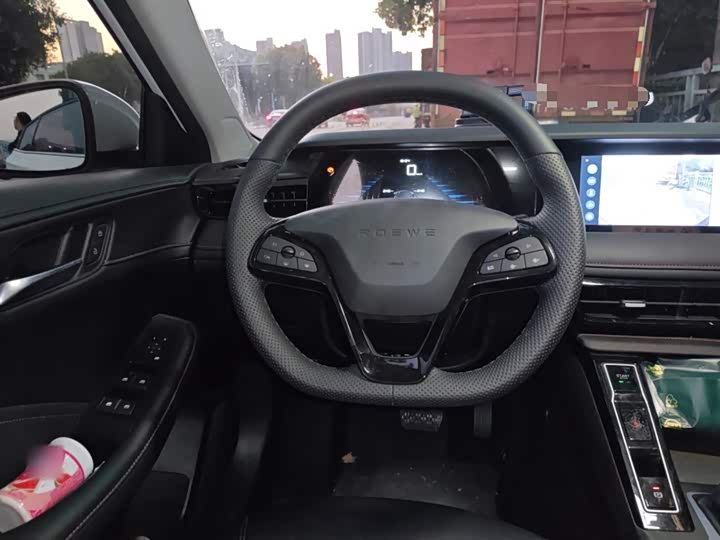 Фото 3 - Roewe i5