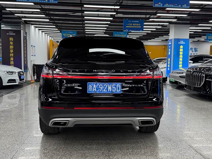 Фото 5 - Lincoln Nautilus