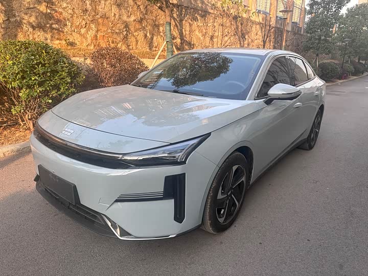 Фото 1 - Geely Galaxy L6