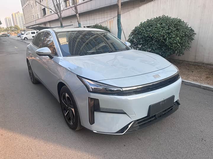 Фото 3 - Geely Galaxy L6