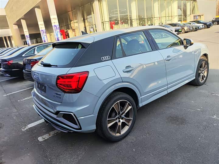 Фото 7 - Audi Q2L
