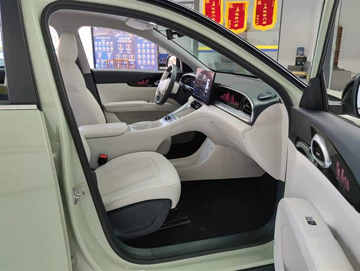 Фото 8 - Geely Galaxy Geome