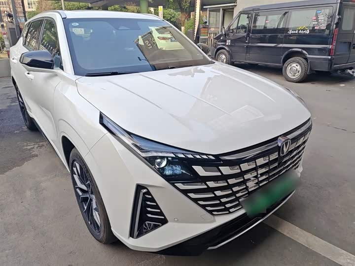 Фото 4 - Changan UNI-Z Hybrid