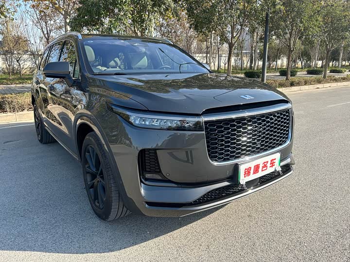 Фото 1 - LiXiang One