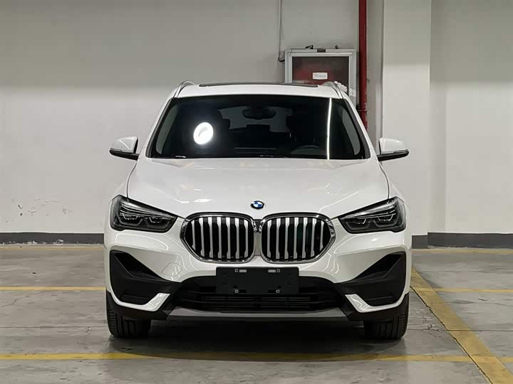 Фото 2 - BMW X1