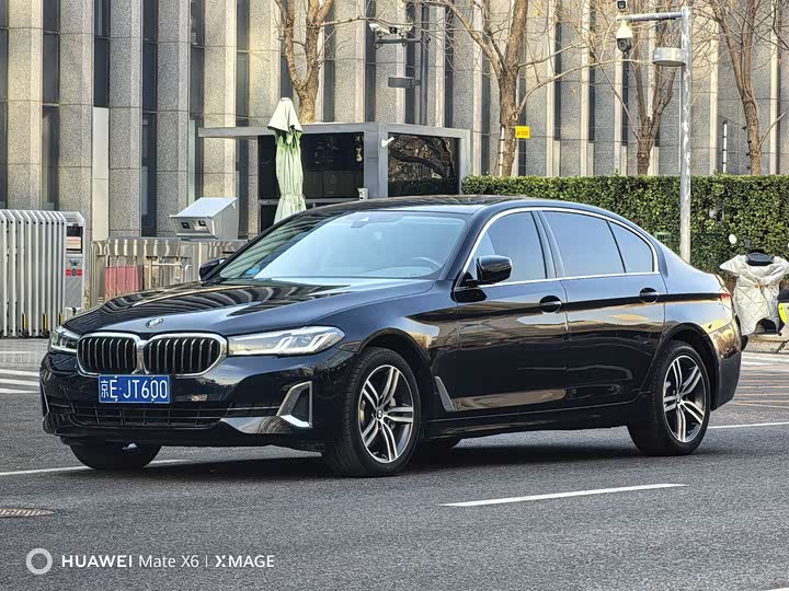 Фото 1 - BMW 5 Series