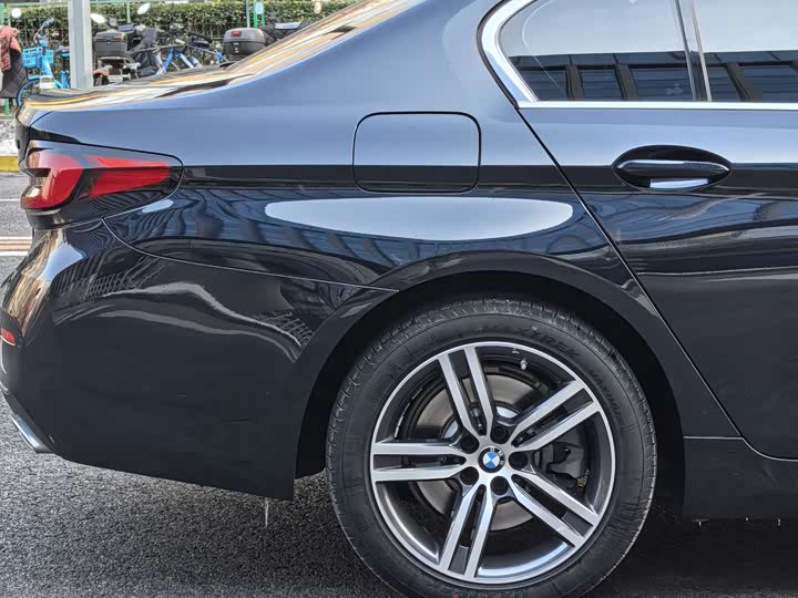 Фото 8 - BMW 5 Series