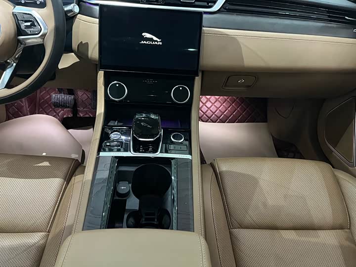 Фото 6 - Jaguar XF L