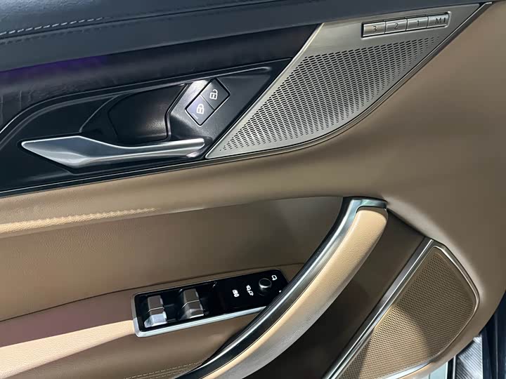 Фото 9 - Jaguar XF L