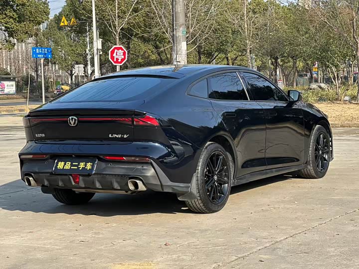 Фото 9 - Changan UNI-V