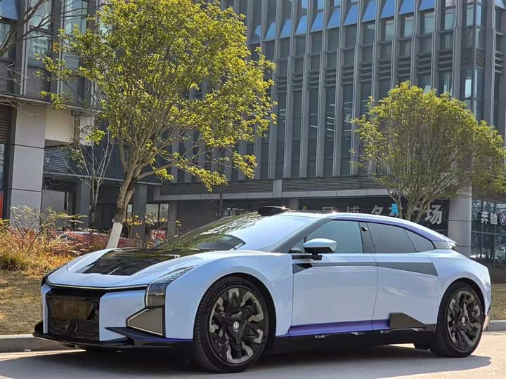 Фото 1 - HiPhi Z