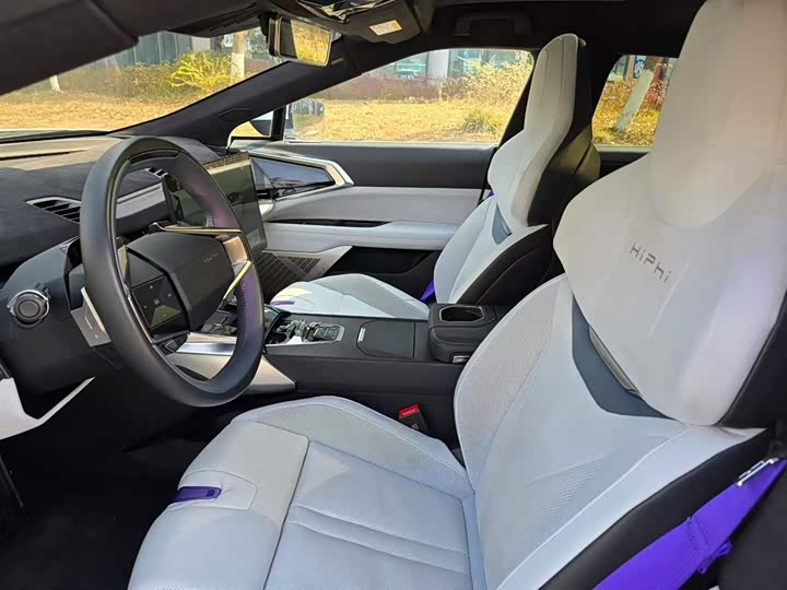 Фото 4 - HiPhi Z