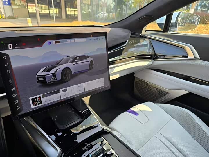 Фото 6 - HiPhi Z