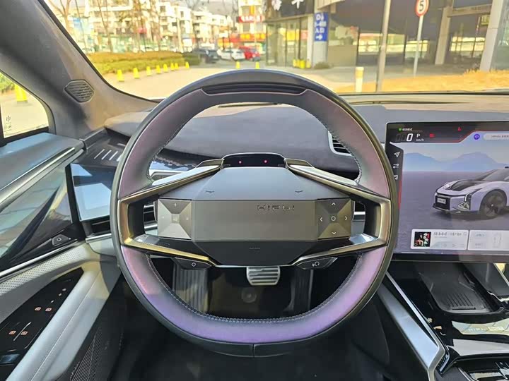 Фото 7 - HiPhi Z